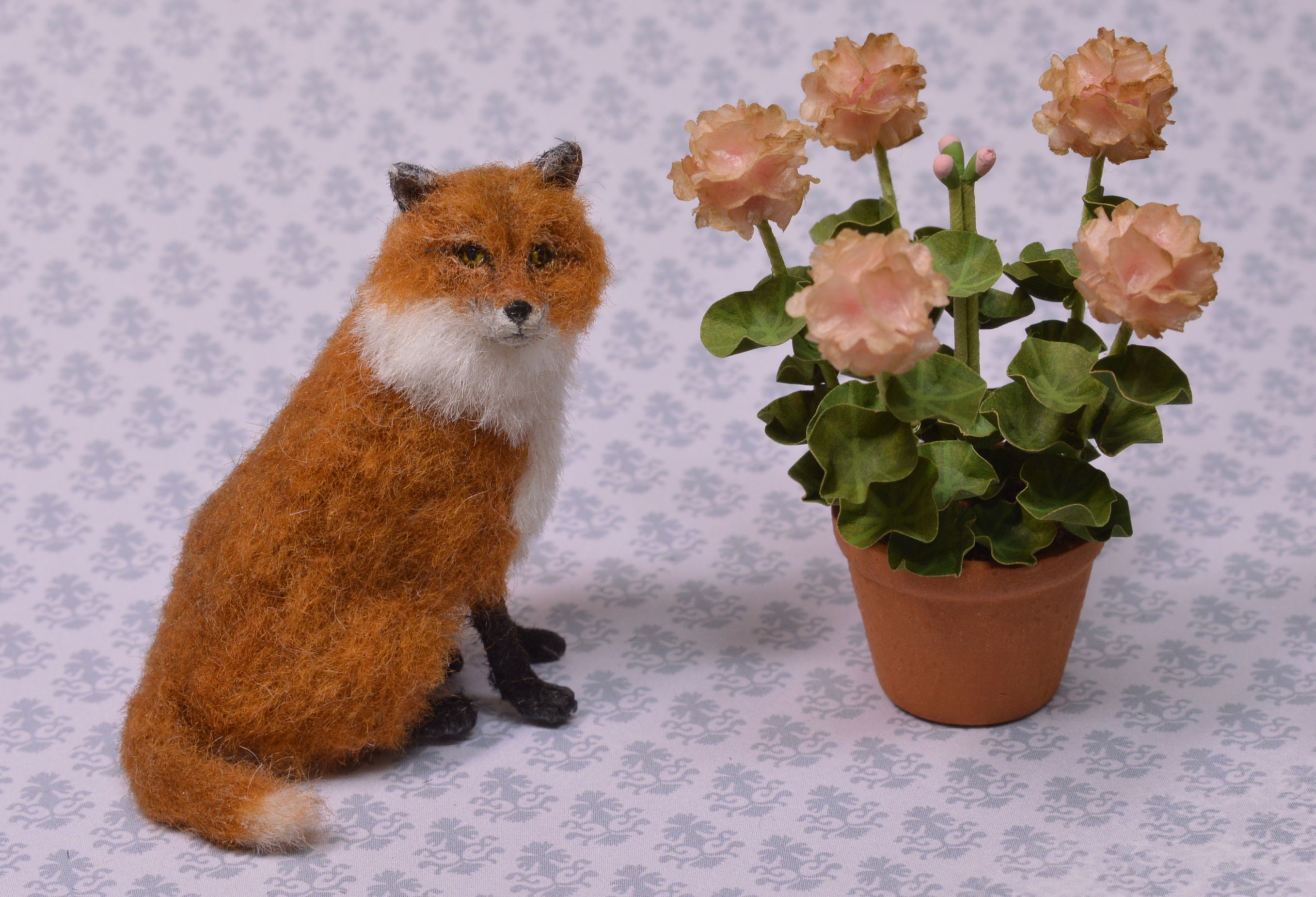 Hand 



carved furred realistic OOAK dollhouse miniature red fox
