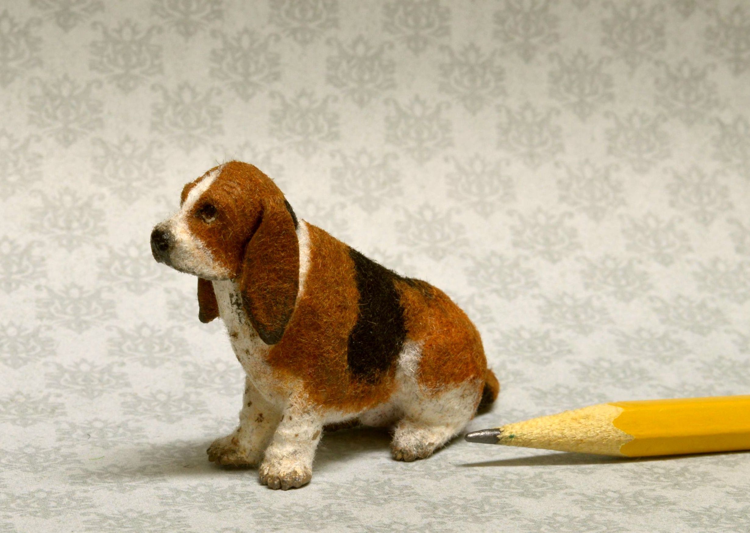 Hand 



carved furred realistic OOAK dollhouse miniature Basset hound