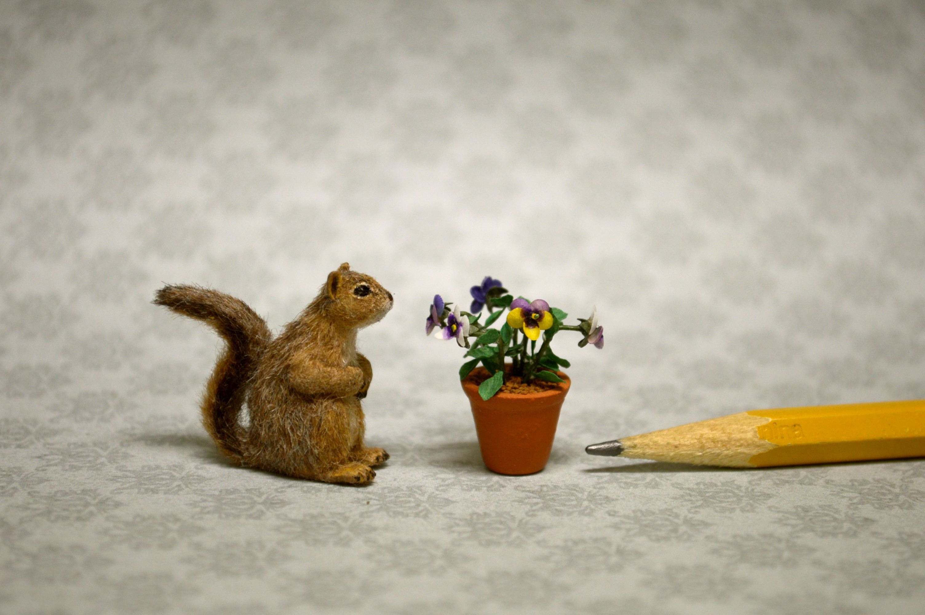 Hand 



carved furred realistic OOAK dollhouse miniature brown gray squirrel